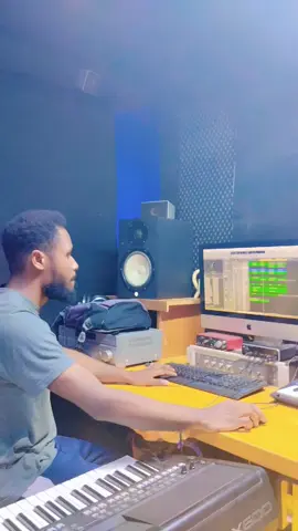 #creatorsearchinsights #traiding #fypシ゚ #viralvideos #beatmaker @Giddy Vibes @Barakis on the mix @Made in Kibera 