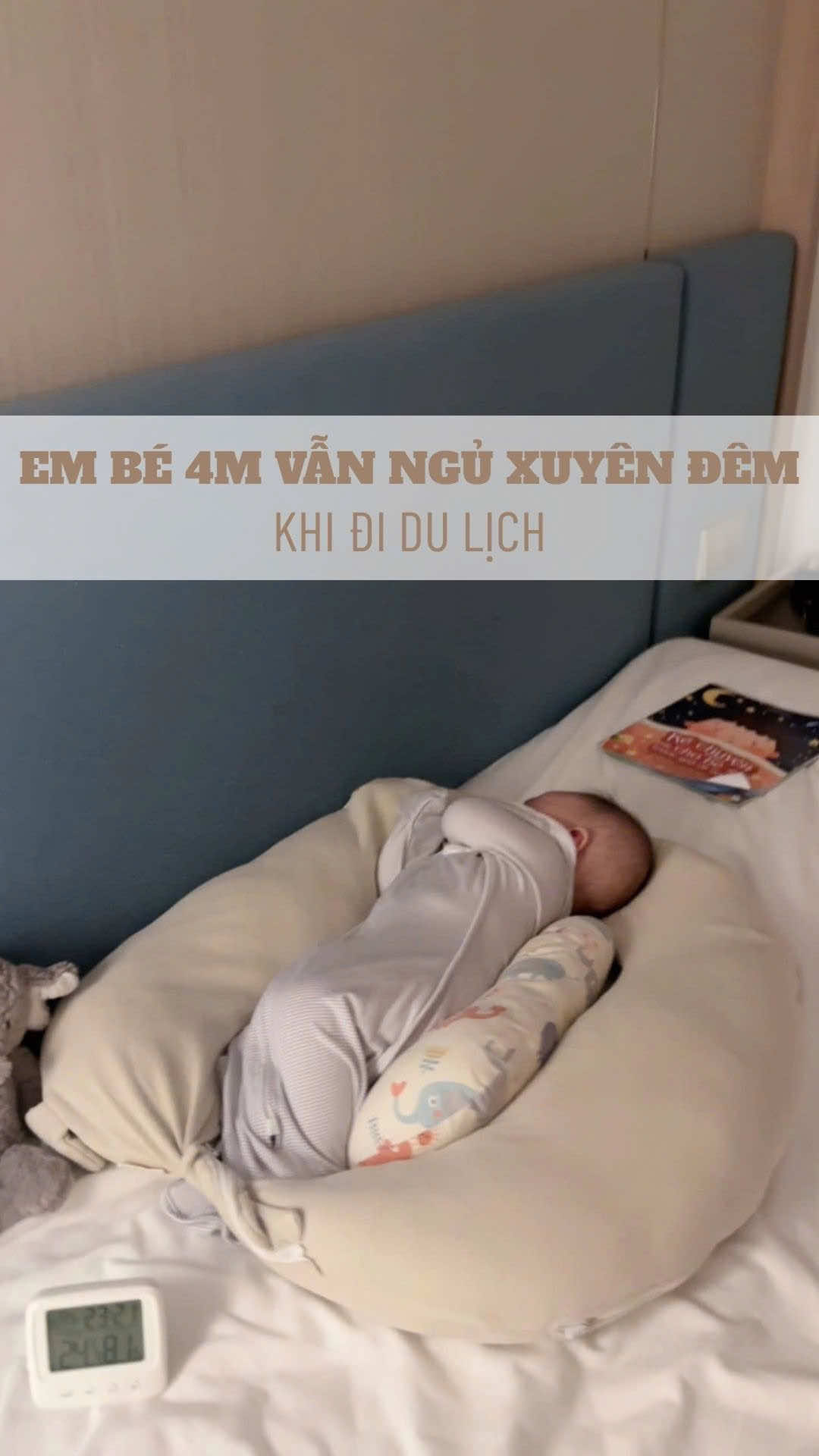 Em bé Easy đi du lịch vẫn k quên nếp cứ 8h tối đi ngủ xuyên đêm 😘  #embeeasy #embedichoi #embedulich #