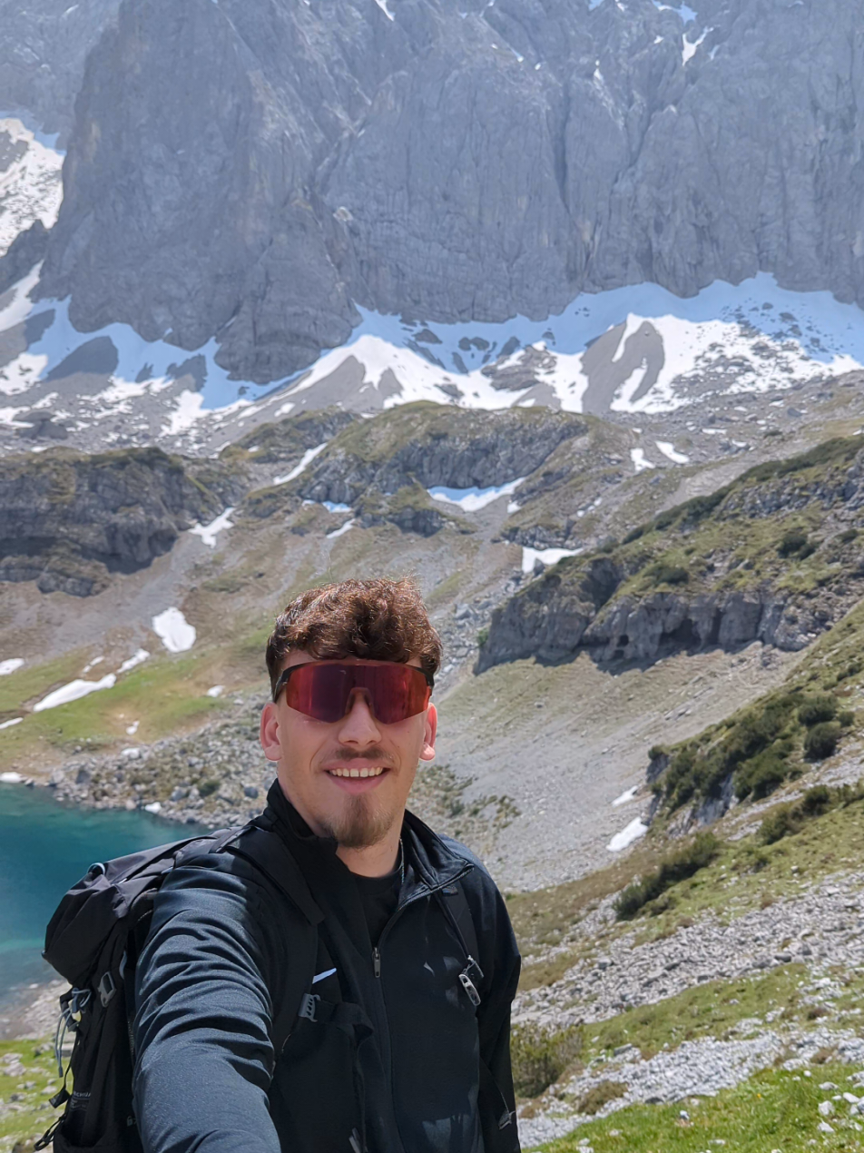 dann bin ich gerne Rentner... #wandern #mitbro #dadlore #lore #dad #mountains #granola #Hiking #hike #hikingadventures #akhs #before #kahs #drachensee #austria #alpen #fyp #fyy 