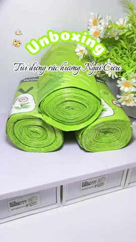 Túi đựng rác hương ngải cứu. Lần đầu nge tên mà mùi hương thì dễ chịu á. Phù hợp cho mấy bà làm văn phòng đựng giấy tài liệu k cần thiết nè. #tuidungractuhuysinhhoc #tuidungraccoquairut #tuidungracngaicuu 