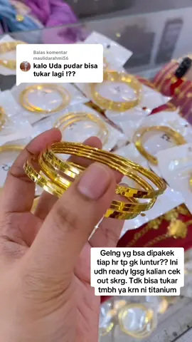 Membalas @maulidarahmi56  Ini titanium premium kak. Jd bsa dipakek stiap hr, aman tergesek2. Gk bsa tukar tambh krn bukan crum syg😆😆😆#rztitaniumlangsa #grosirperhiasan #aksesoristermurahterlengkap #gelangviral #rz #gelangtitanium @pocut ulaaa @Barbiee👸 @Cutbul store @Safiradunk🤍 