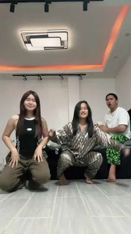 TAWANG TAWA CHLOE HAHAHA @asia @Althea Cabase #cabasehouse #graecabase #graeandchloe 
