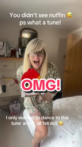 Oops! 🍈🍈 I only wanted a quick boogie round the bedroom 💃😂 Unberknownst to me 😂 #accident #oops #didthatreallyhappen #funny #laugh #genx #fyp #foryou