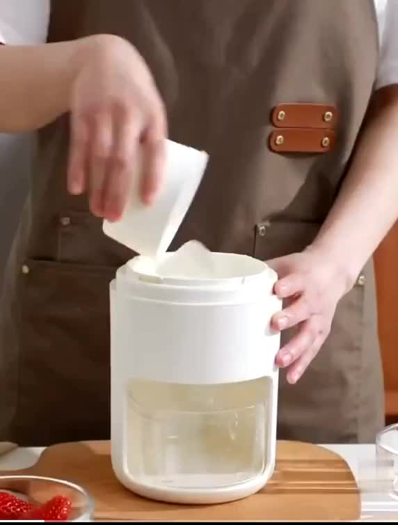 Ice Shaver Manual Ice Crusher Portable Household Small Hand-Cranked Ice Crusher With Ice Cube Tray ,Mini Smoothie Machine Kitchen Tool,DIY Dessert Milkshake Making Machine Manual Shaved Ice Machine 