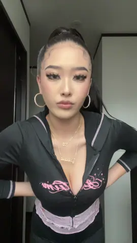 今年も海の家やります🍻🌊 @海の家のスタッフが可愛すぎる  #04 #海外ギャル #海外メイク #海の家スタッフ #江ノ島 