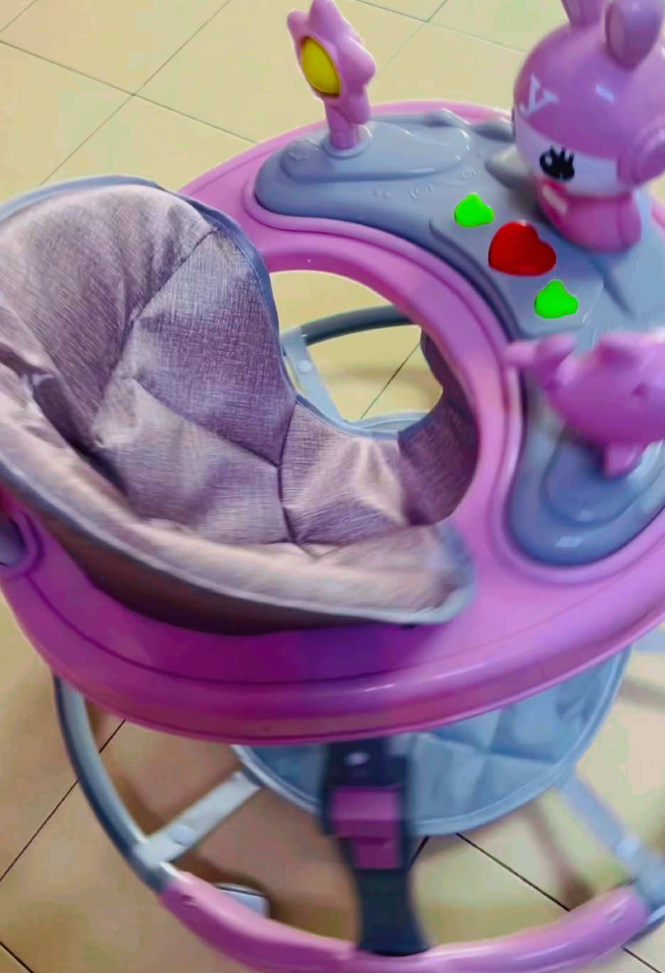 Comel sangat baby walker ni kan siap ada hand holder dapat dengan harga murah🤗 Selesa untuk baby dan mudahkan kerja mommies 🥰 #babywalker #tiktokshop #viewmyshop #walkerforbabies #support #affiliatemarketing #fypシ゚ 