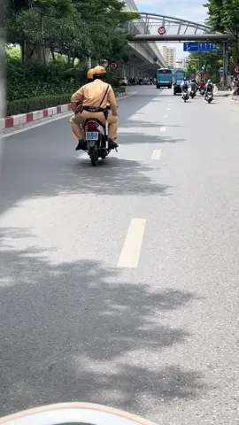 Các chú chơi như này ai chơi lại 😂 #vanhoagiaothong  #luatgiaothong 