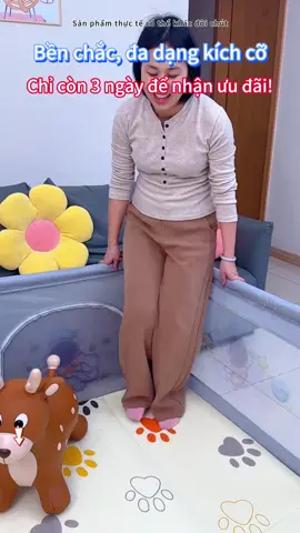 Người thân bạn bè đều khen hàng rào chơi này tốt lắm! Bé nhà mình biết bò là thích bò khắp nơi, sờ cái gì cũng muốn. Một mình chăm con không có thời gian đi vệ sinh hay nấu ăn luôn ấy!Quây bóng vuông cho bé #quaybong #quaybongvuong #quaybongchebe  #nuoicon #yeucon #mevabe #baby #xuhuong #reviewmevabe #chamcon 