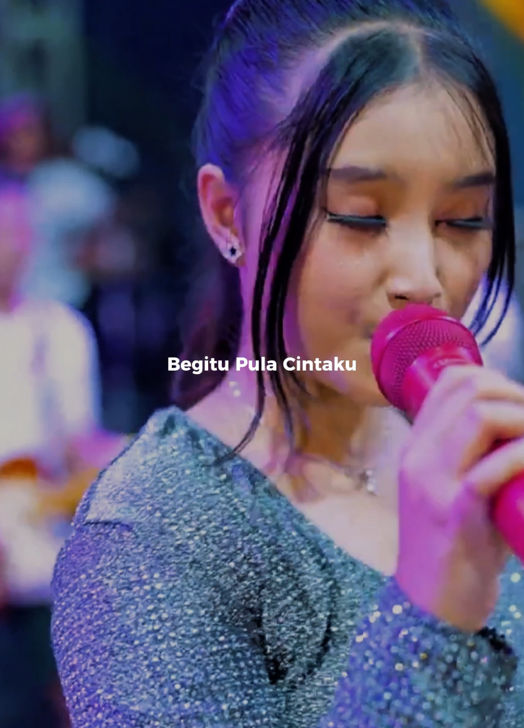 SEJENGKAL TANAH / Cantika Davinca   seribu cinta yang datang #sejengkaltanah #cantikadavinca #nirwanacomeback #dangdutkoplo #trend #story #liriklagu #dangdutanae #template #CapCut 
