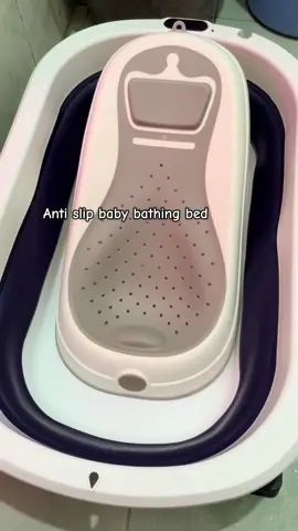 Anti slip baby bathing bed