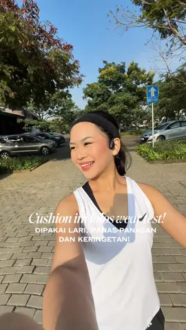 Cushion ini terbukti lolos wear test di pakai lari panas-panasan! Mana gak geser sama sekali bahkan gak transfer juga 🥹✨. Definisi cushion dari @barenbliss_id jadi cushion yang kalian wajib checkout sih!  #Runtok #weartest #cushion 