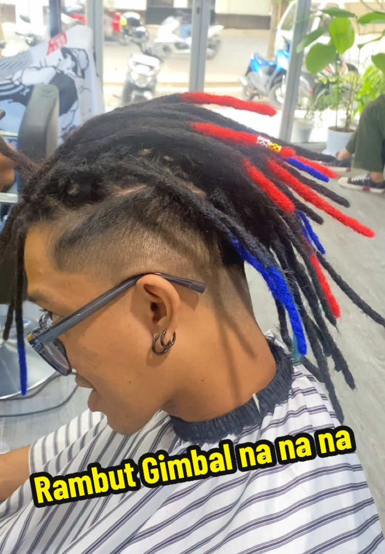 Pasang rambut gimbal di MUBI cuma 30k aja dear🔥 Segera reservasi dari sekarang 💈MUBI HAIRCUT 📱0881022096801 📍Jln.kerkof no.113 Ruko Leuwigajah Residence #mubihaircut #hairstyle #rambutgimbal #pasanggimbalbandung #dreadlocks #dreadlockbandung #cimahi #bandung #viral #pyf 
