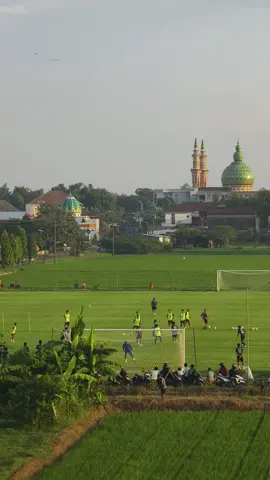 latihan Persijap Jepara di Lapangan Kuryo Arena Teluk Wetan Welahan Jepara #persijap #persijapjepara #persijapfans 