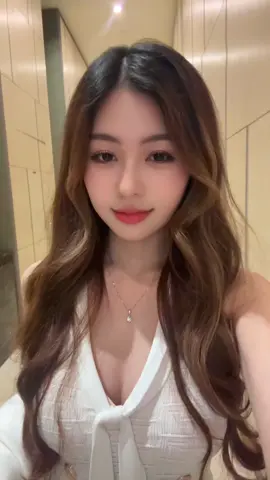 Giờ mới biết tai sao hay bị đau lưng , tại phải gồng gánh cái sự dễ thương này #gaixinh #fyp 