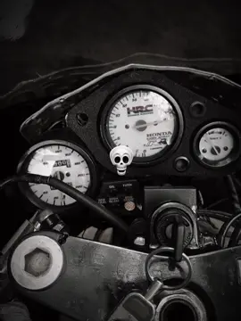 Power cut! ඒ මොනවාද?🥶💀 #mc22 #gullarm #cbr250rr #fyppppppppppppppppppppppp #1millionaudition #fyqシ #jdmculture🔰 #gullarm250 
