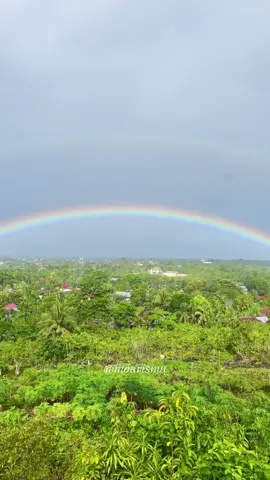 Biak ga bisa diem ya 😫 ada aja keindahan alam yang disuguhkan untuk memanjakan mata 🫵🏻😣 Pelangi tadi pagi cantik bangettttt, MasyaAllah #rainbow #biakpapua #biaknumfor #papua #papuatiktok #fyp #karangpanas #biakkota #biak 