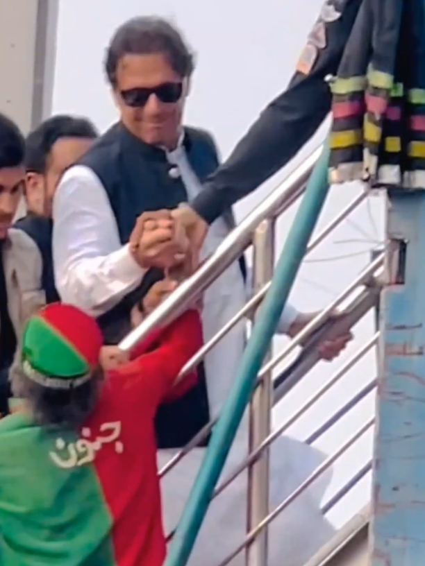 Ishq❤️‍🩹🔥#imrankhan #murshad #imrankhanzindabad❤️🇵🇰🤗 #leader #foryou #foryoupage #1M #qaidi_804 #1M #fypシ゚viral #viralvideo #viralvideo #kaptan #tiktokviral #foryoupage #foryoupage #foryoupage #unfrezzmyaccount #unfrezzmyaccount #unfrezzmyaccount #unfrezzmyaccount #unfrezzmyaccount #1M #1M #1M 