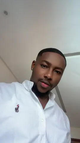 Approchez Regarder c’est Kdo 😌 bon début de Week-end ✌🏽 #cejour #tiktok225🇨🇮 #tiktok #pourtoi 