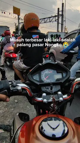 ninuninu😭,kiro kiro ndue kenangan opo Ning kene awakmu? #palangpasarnongko  #surakarta24jam  #lewatberandafyp  #solohadiningrat 