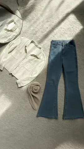 Oneset outfit kemeja crop jumbo celana cutbray jeans hijab bella Square #onesetmurah #onesetwanita #cutbrayjeans #kemejacrop #ootdhijabstyle 