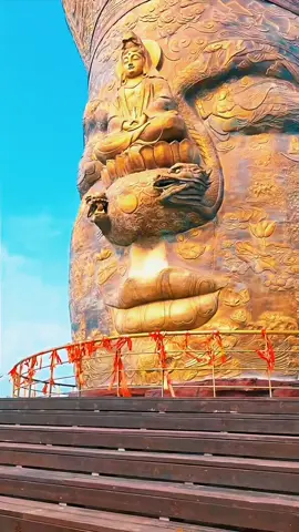 Đền Donglin là một ngôi đền Phật giáo nằm ở thị trấn Zhujing, quận Jinshan , Thượng Hải , Trung Quốc . Ngôi đền này thờ Phật Bà Quan Âm , vị bồ tát của lòng từ bi. A DI ĐÀ PHẬT #phatphapvobien 