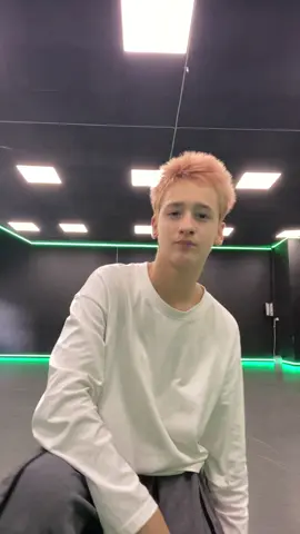 Смарагдове небо 🌌🙂‍↔️ @DREVO  #yancheson #dance #dancer #fyp #viral 
