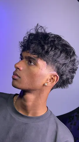 My boy came in with extremely flat hair looking for a textured look to be presentable for his party tn. i requested him a blowout taper and texture fringe to cover up his forehead👊 lmk if i made the right decision ‼️ AUSTIN, TEXAS📍LINK IN BIO TO BOOK💫 -new clients always accepted ‼️ #a#austinbarbera#austinbarbersH#Houstonbarberc#cedarparkbarbersl#libertyhillbarbersg#gerogetownbarber#roundrockbarberp#pflugervillebarberh#huttobarberf#florenecebarberj#jarrellbarber#b#bertrambarberm#manorbarberl#lagovistabarbers#steinerranchbarberl#lakewaybarberb#budabarberd#drippingspringsbarberk#kylebarberm#marblefallsbarberb#burnetbarbert#texturedfringeb#blowouth#haircuttransformationf#flathairt#texasbarberleanderbarber