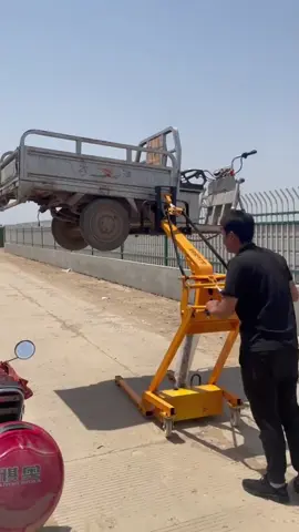 гидравлический подъемник с электроприводом #доставкаизкитая  #техника 