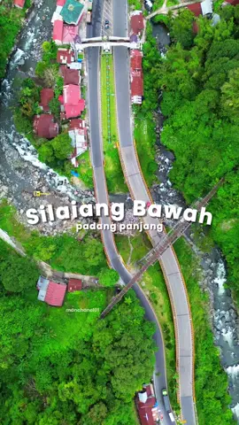 keindahan gerbang memasuki kota padang panjang sumatera barat yg berlokasi di silaiang bawah😍 Sajuak bana nan taraso sanak😍 Jangan lupa follow ig dan tiktok @manchanel01 Dan @jasadrone_sumbar , yang mau jasa sewa drone  dm yah makasih😍  #fyp #sumaterabarat #drone #padangpanjang #sumbar #silaiang #silaiangpadangpanjang #minangkanindonesia #sumbar #minangkabau #padangpanjang #pesonaindonesia #minangkabau_maimbau #fyp