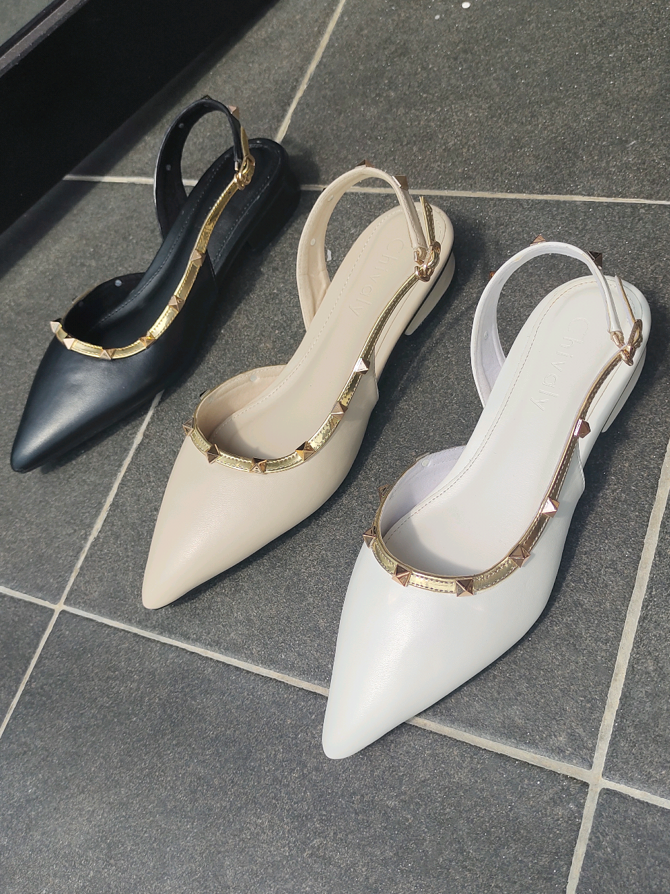 Naikin gaya tanpa harus capek! Sandal Hanna dari Chivaly Co.  hadir dengan tinggi 2 cm, tali gold yang elegan, dan sentuhan studs yang fierce ✨ Segera hadir model hanna dengan heels 6 cm. 📢📢👠 #SandalKekinian #HannaGold #ChicAndComfy#sandalwanita #fyp #fypindonesia #FYPシ #DetailCantik #SandalViral #comfysandals 
