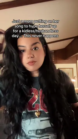 Like whatttttt?? What am I supposed to do??  lol #momlife #momtok #dob #OOTD #momoftiktok #outfit 