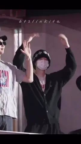 Yoongi stans are u ok? 😭😭😭 #yoongi #suga #yoongles #hopeonthestagetour #hope_on_the_stage_tour_final #ot7 #bts2025 #2025BTSFESTA #btsfesta2025 