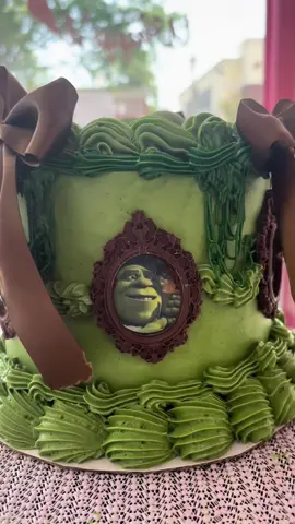sorry i’m obsessed #shrek #shrekisloveshrekislife #shrekcake #cake #cakes #cakeart #cakedecorating 