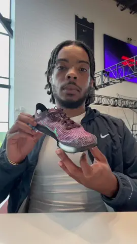 I’m at the @Nike Sports Research Lab ahead of Faith Kipyegon’s 4 minute mile attempt. If successful, she’ll be the first woman in human history to complete this feat 🏃🏿‍♀️ #Science #chemistry #experiment #Running 