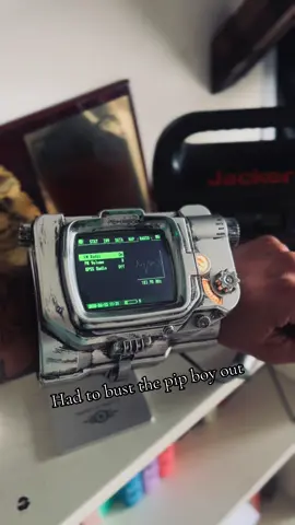 “The tension, I can feel it the air, deep down” #fyp #pipboy #fallout