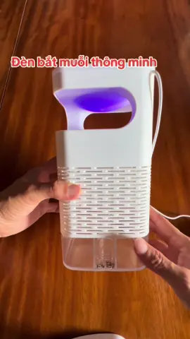 Cắm vào là muỗi tự tìm đến cái c.h.ê.t – công nghệ bắt muỗi mới khiến bạn không cần động tay#denbatmuoi #denbatmuoithongminh #denbatmuoigiadinh 