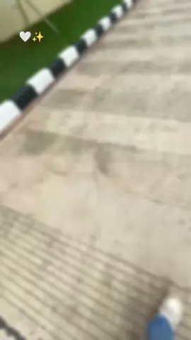 wis kebacut lahir wedok, rasah gur pia pie wae. sekirane ora entok dalan, yo ngecor dewe 💅 #fypシ゚ #kulipabrik #ptyihquanfootwearindonesia #yihquanfoo