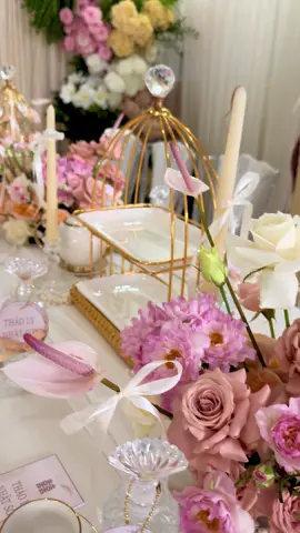Một ngày rất mưa tại Đà Lạt 🥰   Decor by Queen Wedding  QUEEN - Wedding Planner 📍 Địa chỉ: Đường Nguyễn Thái Học - Cuối Cầu Cao Thái - Liên Nghĩa - Đức Trọng - Lâm Đồng   📞 Hotline: 0389262797 Mrs. Hồng Ân Queen / 0969548797 Mr. Kiệt   📧 Email: queenwedding1905@gmail.com   #Queen #Wedding #Planner #BackdropCuoi #HoaKhongLo #TrangTriCuoi #TrangTriGiaTien 