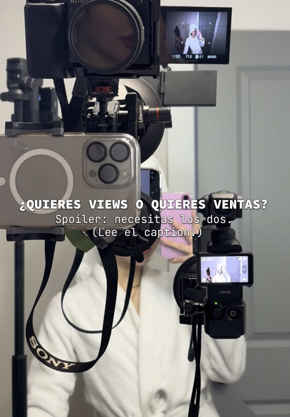 CRECER NO ES LO MISMO QUE VENDER — Y no amiga mía… ese video que se te hizo viral no necesariamente te va a pagar las cuentas. 🥲🙃 📈 El contenido para crecer te da visibilidad. 💸 El contenido que vende te da conversiones. ¿Necesitas los dos? ABSOLUTAMENTE. Aquí la diferencia: 🧠 CRECIMIENTO = Tips, cómo hacer algo, POVs, recursos gratis, colabs, trends… (Ese contenido que engancha, educa o entretiene y te pone en el mapa) 💰 CONVERSIÓN = Hablar de tus servicios, resolver objeciones, dar tu opinión, tocar dolores, mostrar testimonios y dejar claro que TÚ eres la solución. (Ese contenido que convierte dudas en decisiones) 🔥 La clave está en combinar los dos. Uno te da vistas, el otro te da ingresos. ¿Y tú? ¿En qué estás enfocándote más ahora mismo? 👀👇 #MarketingTips #ContentStrategy #CreadorasLatinas #ContenidoQueVende #TikTokTips #ContentMarketing #Emprendedoras #UGCCreator