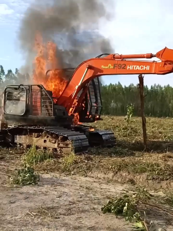 Fatalty terbesar seorang operator 🥲 #opratormuda_punyacerita #opratorexcavator #fyp #opratoralatberat #berandatiktok #hitachiterbakar #hitachi 