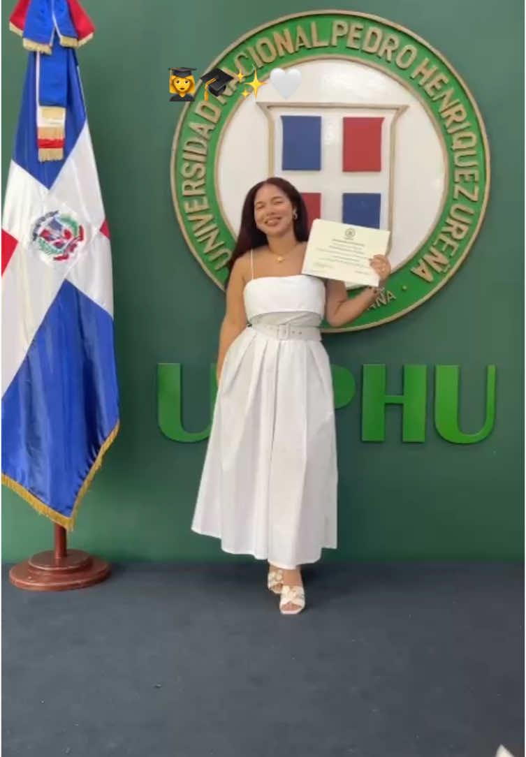 🤍🤍🤍🤍 #cosmetologia #cosmetology #graduacion #unphu #skincare 