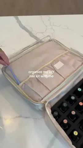 Ahhh so happy to finally not have a mess of boxes and piles of nail tools in my closet. This organizer bag is the perfect size for everything I use to do my nails at home and it’s so convenient! #nailkitorganisation #diynails #nailsathome #athomenailsforbeginners #athomenails #gelxnailsathome #athomenailsalon #nailtools #diynailsathome #nailsathome #nailsathomediy 