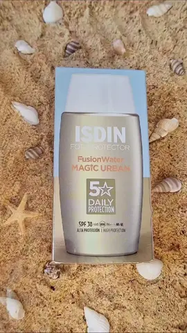 ☀️✨ ¿Buscas un protector solar que no se note pero lo proteja TODO? Descubre el Fusion Water MAGIC Urban de ISDIN 💦🧴 🔹 Textura ultraligera, como agua 🔹 Acabado invisible (sin brillos ni residuo blanco) 🔹 Protege frente a la luz azul y la polución 🌆💻 🔹 Ideal para usar a diario, incluso debajo del maquillaje Tu piel fresca, protegida y lista para el día. #isdin  #fusionwatermagic  #ProtecciónSolar #spf30  #SkincareDiario #PielRadiante #BeautyTips @ISDIN 