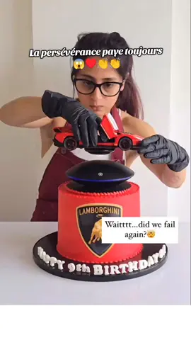 J'aime l'idée de la voiture qui flotte, malgré qu'elle galère, elle ne baisse pas les bras. Sa persévérance a payé.  IG: tricksntreatsindia #lamborghini #luxe #luxurycars #cake #gateau #patisserie #pastry #food #cakedecorating #cakedesign #weddingcake #amourducake #pourtoi #CapCut 