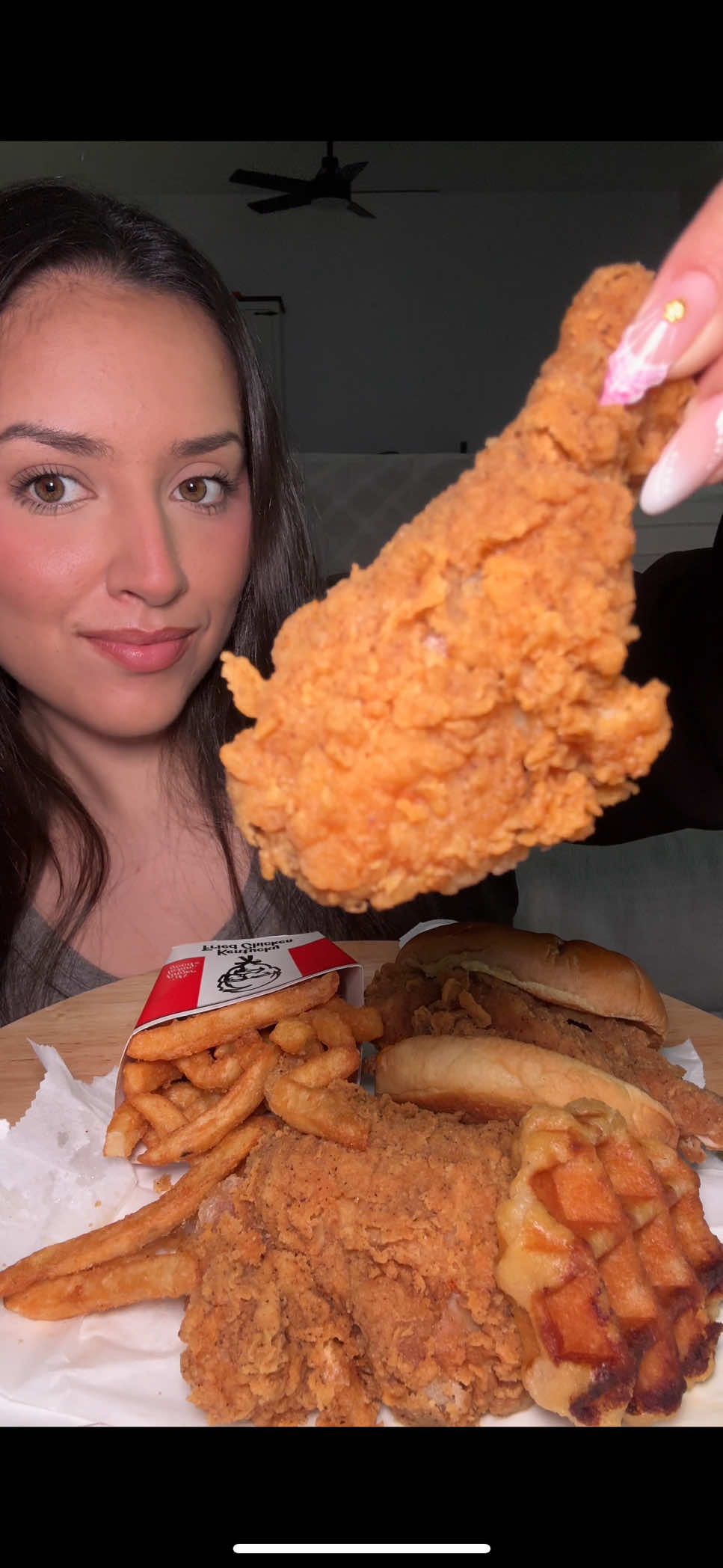 trying @KFC for the VERY first time & they did not disappoint✨#kfc #friedchicken #chickenandwaffles #crunchy #mukbang #eating #Foodie #lafoodie #eatwithme 