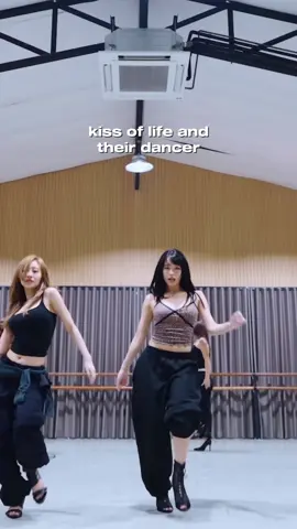 kiof w male dancers hit diff #kissoflife #kiof #Lips_Hips_Kiss #julie #natty #belle #haneul #fyp @TikTok 