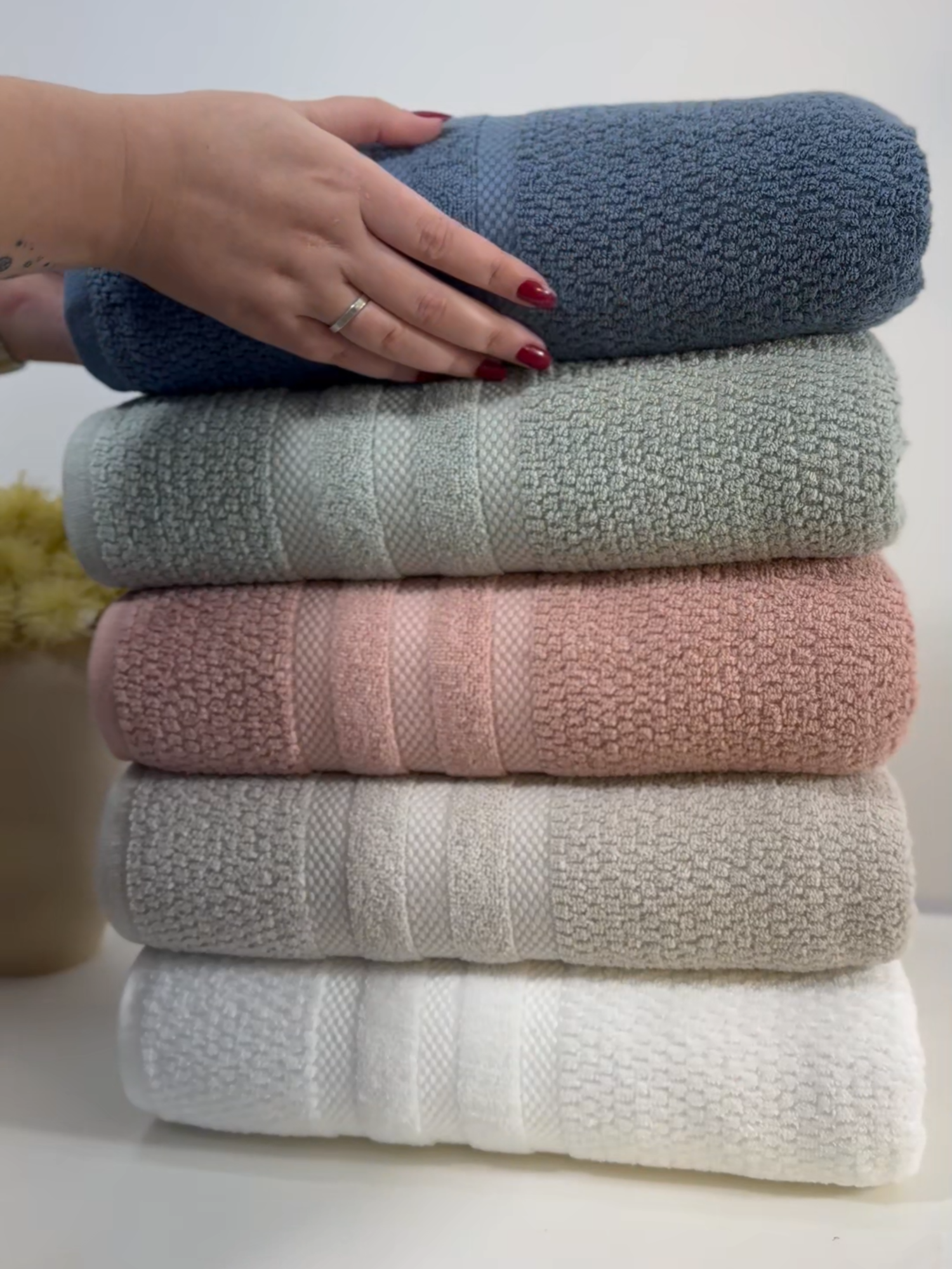 Simplesmente apaixonados pela Toalha Vanilla Buddemeyer 😍 Ultra macia, acabamento impecável e aquele toque de luxo que faz toda a diferença! Garanta a sua em: www.casasallar.com.br #enxoval #fyp #casanova #toalhas #buddemeyer #camamesaebanho