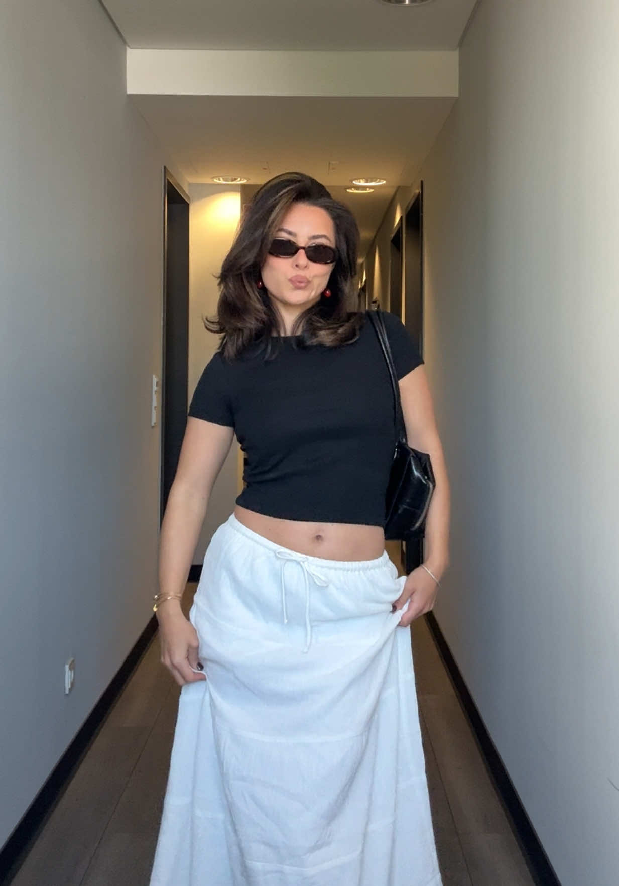 Anzeige | Auch Petite Girls tragen diesen Sommer Maxiröcke >>🌟🍒 Top und Rock von @VERO MODA #festivaloutfits #fitcheck #fashiontiktok #longskirt #summeroutfit 