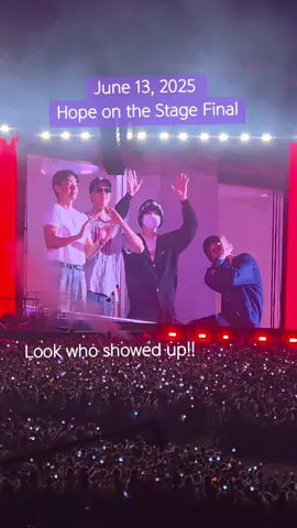Look who dropped by to say hi 🫰💜  #btsarmy #btsfesta2025 #bts12thanniversary #southkorea #koreantiktok #borahae #jhopeconcert #btsfesta #ipurpleyou #foryoupage #btsisback 