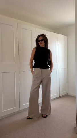 Just obsessed with the fit of these trousers and how flattering this black top is 🤍#scandinavianstyle #whatiwore #styleinspo #scandistyle #OOTD #outfit #everydayoutfit #springoutfit #fyp #outfitinspo #outfit 
